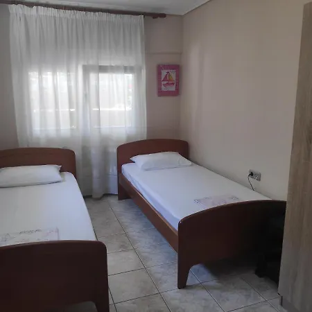 Unique Néa Péramos