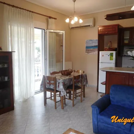 Unique Apartman Néa Péramos