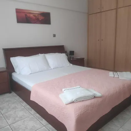 Unique Apartmán Néa Péramos