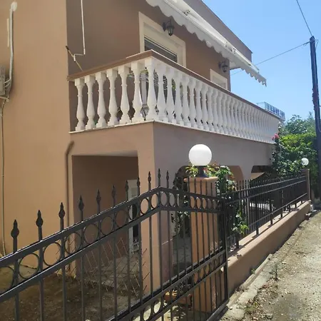 Unique Apartmán Néa Péramos